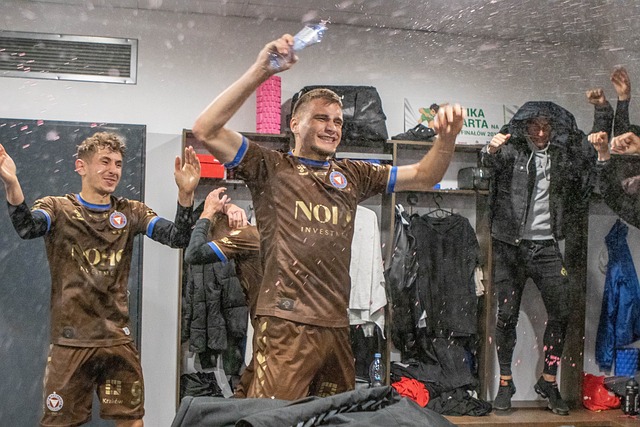 面对接踵而 面对接踵而